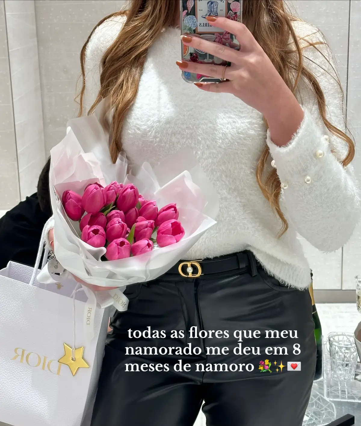 simplesmente as mais lindas 🥹 ele ama me presentear com flores e eu amo receber :)❤️ te amoooo infinito mi amor 