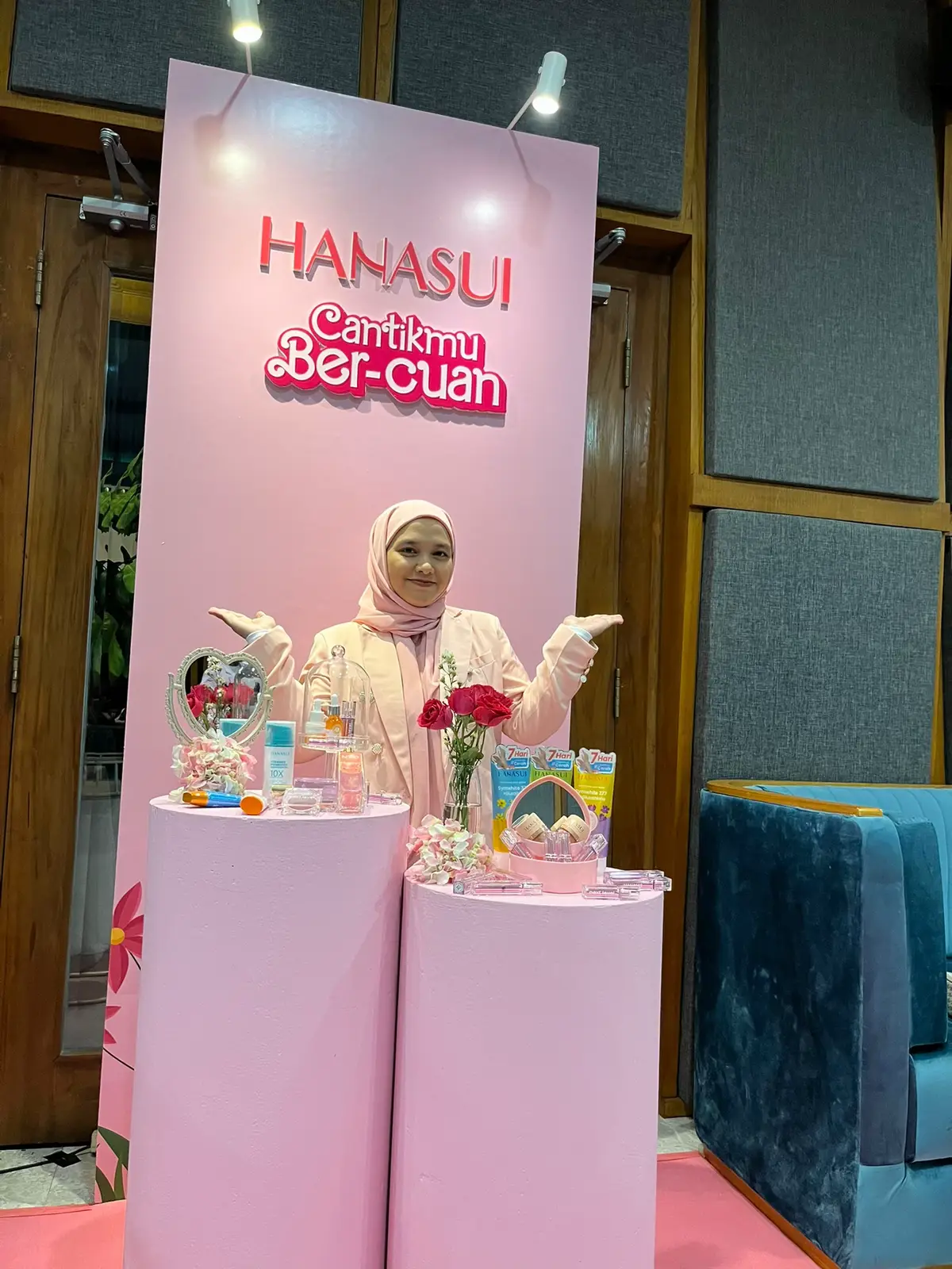 MasyaAllah seneng nya ketemu temen2 baru bunda2 cantik semua 😍 #cantikmuhanasui #cantikmubercuan 