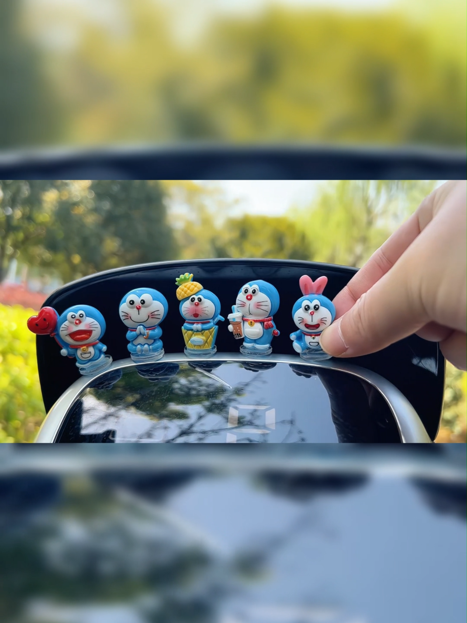 Tượng mèo xanh này dễ thương quá! Đặt đâu cũng đẹp!