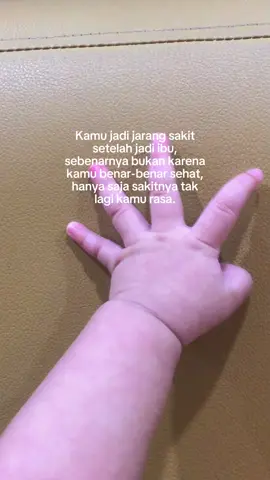 yang penting anak nya sehat kalo ibu urusan belakangan                                                                                                                  #masyaallahtabarakkallah #allahumabarik #bayilucu #baby #fyp 