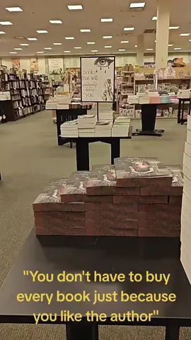 Struggles of a book dragon 😂 #bnoceanside #barnesandnoble #Monday #terrypratchett #discworld  #WeStillLoveAndy