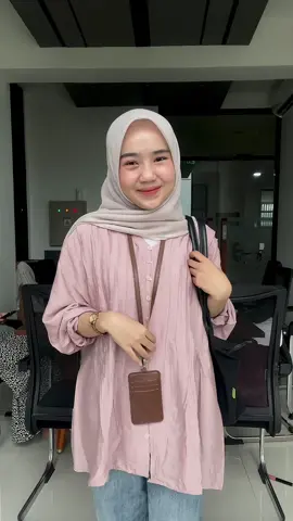 fit check pinky🩷 - blouse @Orimoza_OfficialShop #ootdhijab #outfitideas #OOTD #petite #petitefashion #ootdngantor #blouse 