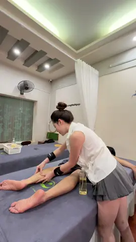 mát xa với 300cá #okmatxa #massage #daulung #chiropractic #daucovaigay 