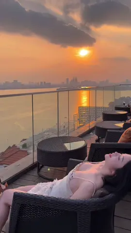 Có những thứ không đắt, không rẻ. Nhưng để có được lại không hề dễ dàng… #vairal #foryou #xuhuong #hoanghon #chill 