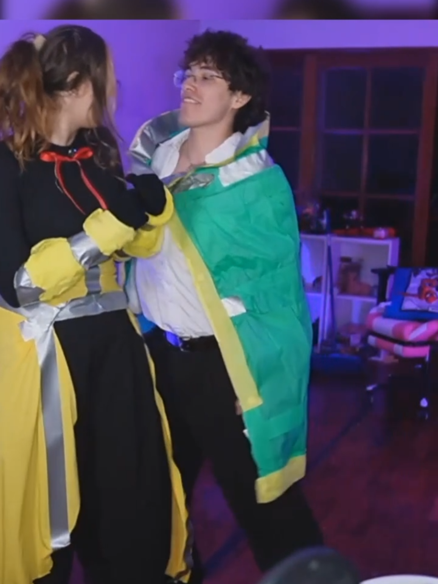 Glogloking y emikukis versus de justdance#glogloking #elglogloking #gloglosor #emikukis #especialhouse #justdance #irl #perú #kick #kickperu #streamerperu #kickclips #Viral #streamer #sachauzumaki #nochedorada #shuls #bolivia #mexico