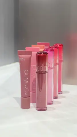 THE Juicy Lasting Tint ចេញថ្មី 5 ពណ៍ចូលស្តុកក្តៅៗ 😘 ក្រែម rom&nd ផ្សេងៗក៏ចូលស្តុកវិញសឹងតែគ្រប់ពណ៍នៅ SKINURI 😍 កុំភ្លេចមកសាកតេស្តផ្ទាល់មុនគេនៅ SKINURI ទាំងពីរសាខា 💋  #skinuri #romand #makeup #newarrival #restock #sale #discount #skincare #kbeauty #sale 