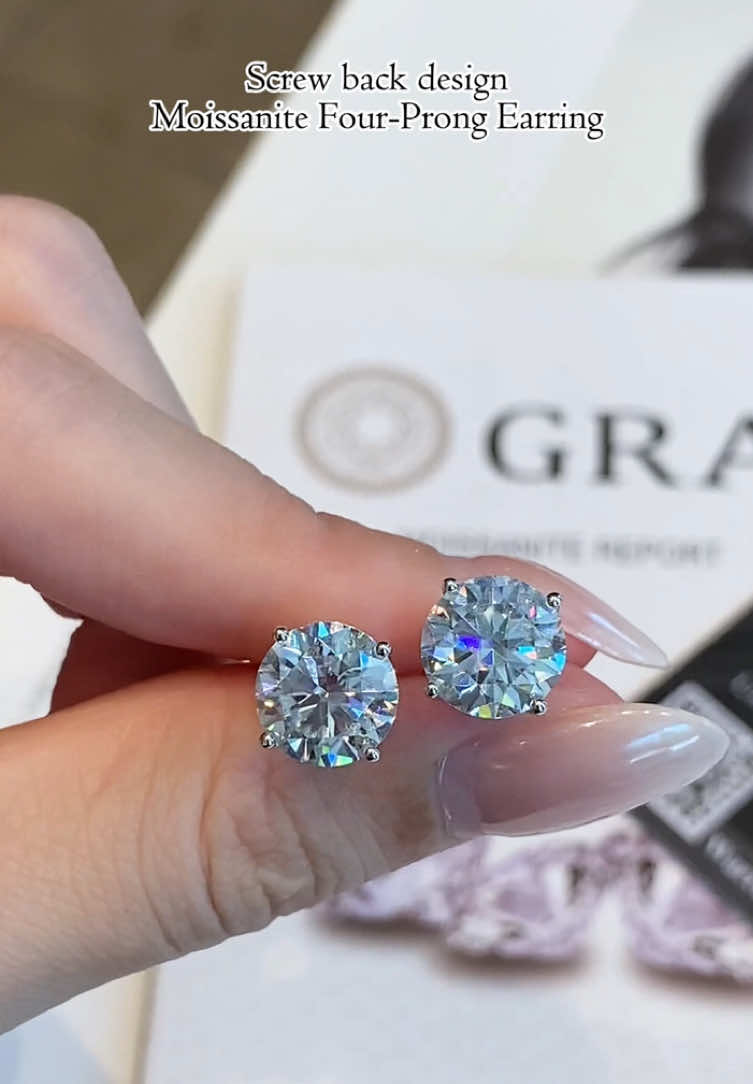 Screw back design Moissanite Four-Prong Earring.#tiktokshoprestock #delzzadjewelry #moissanite #dealsforyoudays #giftideas #fyp #jewelry #earrings #moissaniteearrings #moissanitejewelry #summervibes #tiktokshopcreatorpicks #affordablefashion 