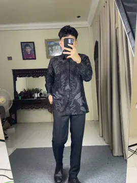 Baju batik keren nih🔥 #bajubatik #batikmodern #outfitideas 