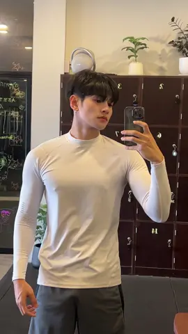 #เสื้อรัดกล้ามเนื้อ 