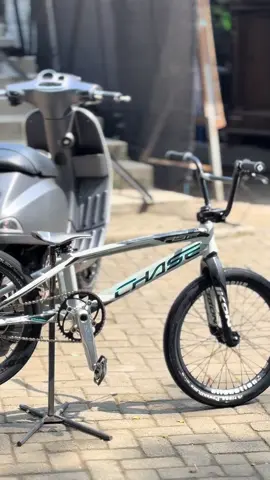 minimal mandi 😂🤏🏻  #bmx #fyp #bmxracing #vespa 