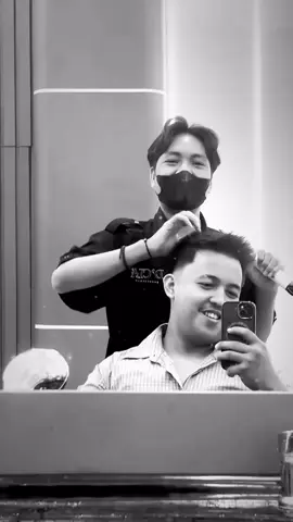 “Mahkota pria ada di rambut nya”  #DCIABarbershop ✨ 📍 D’CIA Barbershop & Beauty House Buruan booking sekarang! 🛒 WhatsApp / DM kami untuk reservasi! • • part of @dciastudio • • #salonpalembang #salonpalembangmurah #barberpalembang #barbershoppalembang #barberpremiumpalembang #salonpalembang #hairsalonpalembang