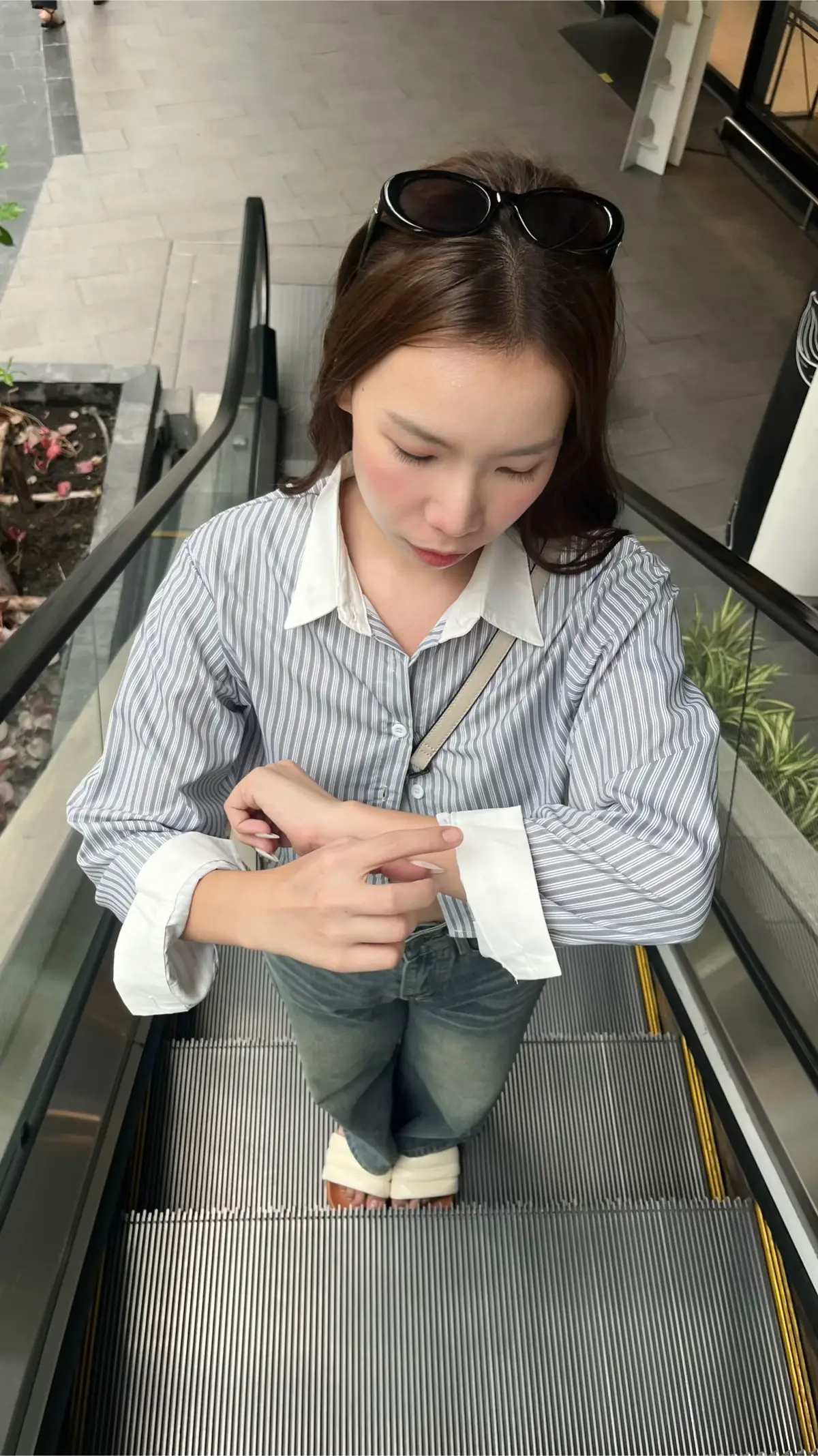 #เสื้อผ้าแฟชั่น #เสื้อเชิ้ต #เสื้อเชิ้ตผู้หญิง #เสื้อเชิ้ตครอป #เสื้อเชิ้ตแขนยาว #เชิ้ตผู้หญิง #เสื้อเชิ้ตแขนยาวผู้หญิง #OOTD #outfitideas #ไอเดียแต่งตัว 