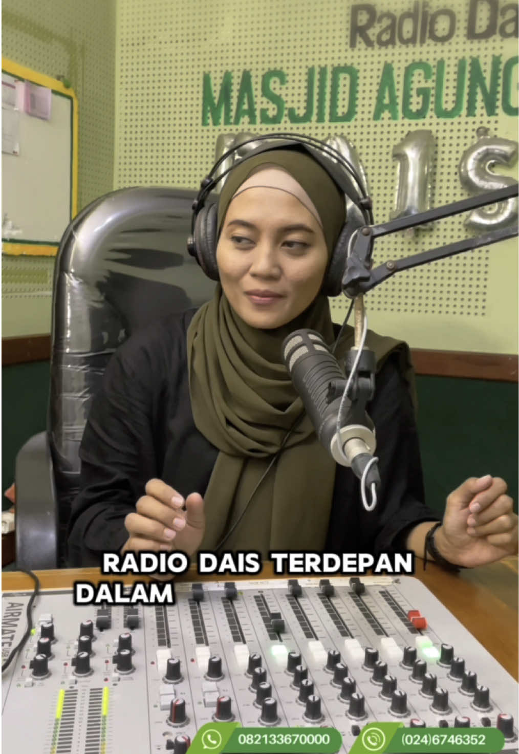 Menara Al-Husna Masjid Agung Jawa Tengah ⭐️    Dari ketinggian 99 meter Menara Al-Husna, Kota Semarang terlihat damai, walaupun panasnya masyaAllah hehe🔥. Di saat senja datang, semuanya terasa perfect. Ketika malam, suasana menjadi romantis dengan keindahan citylight kota semarang” 🌇💫 #ExploreJawaTengah #SunsetSpot #MenaraAlHusna #HealingView #masjidagungjawatengah #radiodais #radiodaismajt