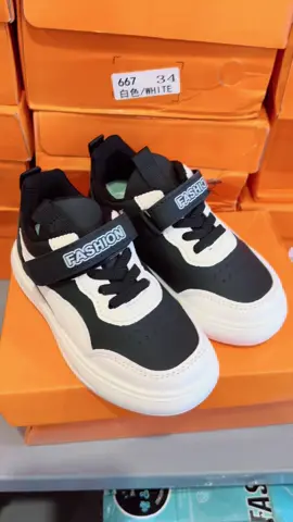 Giày thể thao cho bé mùa này cũng diện đc ak#videoviral #oanhkids #giayluoi #giaydihoc ##succapybara 