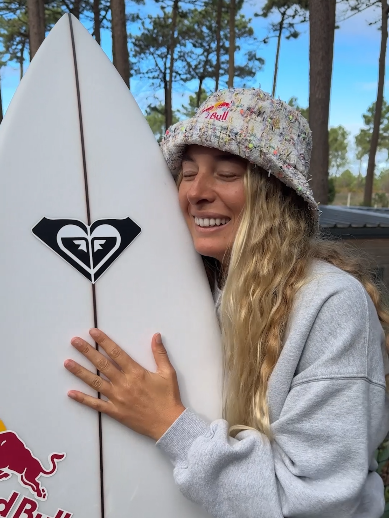 Get ready for a surf with @izzigomez #asmr #surftok