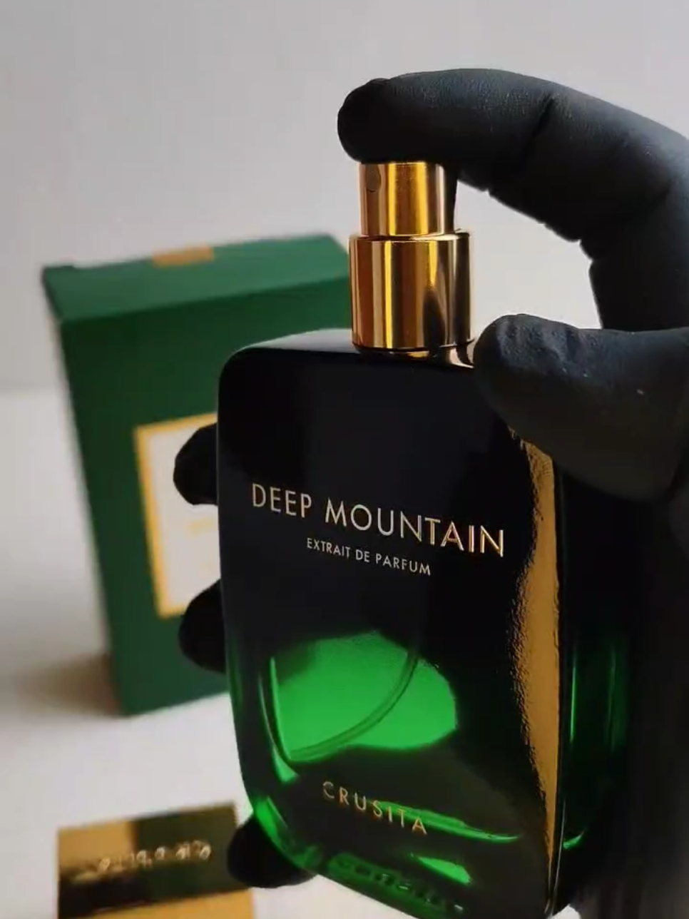 deep mountain parfum cowok buat siang hari yang wanginya mewah & elegan. #parfum #parfumcrusita #rekomendasiparfum #parfumviral #parfumtiktok #parfumlokal #parfumtahanlama 