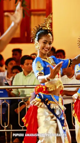 කතරගම පෙරහැරේ උඩරට හැඩට නටන එයා.... #kataragamaperahera #kataragama #Srilanka #traditional #kandyandance #viralvideo #trending #pupuduamarasinghephotography #2025 #dance #dancersoftiktok 