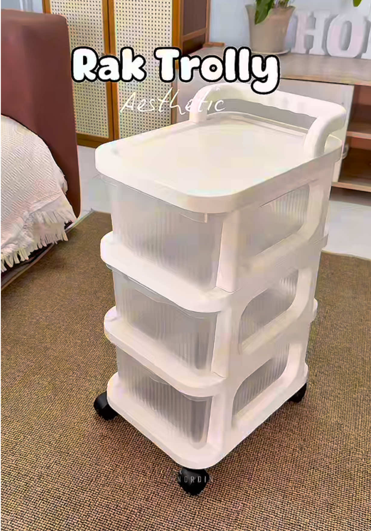 Tambah rak trolley bertutup lagi 🥹✨❤️ secinta itu aku dgn rak bertutup aesthetic nie 🩷 kali nie amik yg size cute sangatt ! 😭😭 . #rak #raktroli #troliserbaguna #trolley #storage #storagetrolley #rakaesthetic 