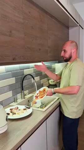 Каха моет посуду #юмор #каха 