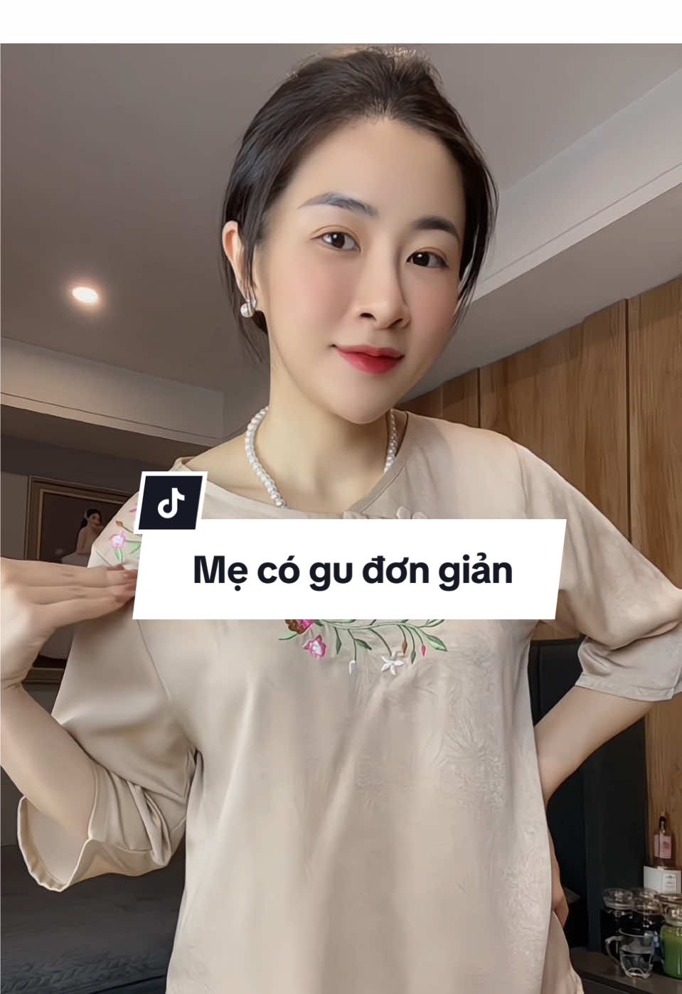 Bộ lụa cho mẹ, dành cho các mẹ thích sự đơn giản, nhẹ nhàng. Chất liệu lụa cao cấp, mềm, nhẹ thoáng, đường may cẩn thận ạ 🥰 #boluachome #thoitrangtrungnien 
