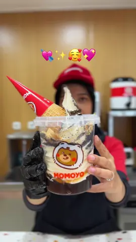 Bukan ice cream biasa… ini Oreo Mountain! 🍦💥 #momoyo #icecream #fypシ #promomakanliburan #promomakangajian #viral #fyp #jumbloicecream 