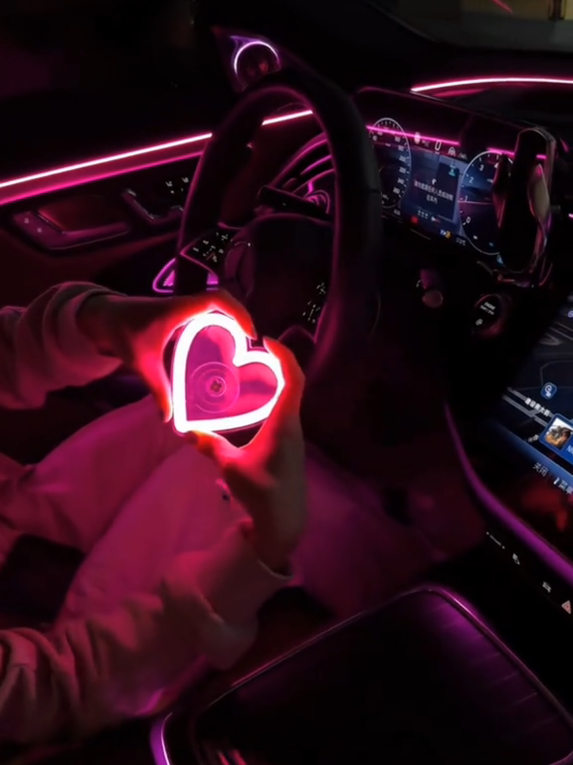 I’m not like a regular driver. I’m a Regina driver 💅🚗💖 #fyp #trending #viral #viralvideo #trend #fypシ #car #light #Love #heart #pink #meangirls #reginageorge