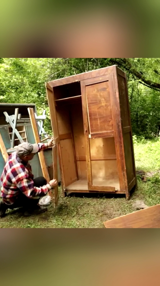 Renovating an ancient wooden house located alone in the mountains and forests. #build #building #buildingahouse #shelterlife #shelter #bushcrafting #bushcraftsurvival #bushcraftshelter #bushcraftbuilding #bushcraft #bushcraftskills #survival #survivalskills #survivaltips #outdoorlife #renovatinghouses #woodenhouse #mountain #forest 