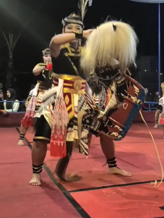 siapa nih yang belum bisa move on? SHOOT BY @bocahe_tuhan97 🔥 #jaranantemanggung #kesenian #kesenianjaranan #temanggung #fyp #angreksawastarafest2025 