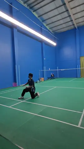 Tự tập ve cầu trái tay thấp #badminton #caulong #badmintonun #badmintonplayer #caulongphongtrao #badmintonlovers #kythuatcaulong 