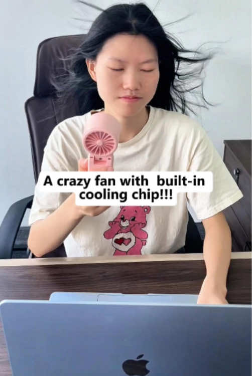 Ever felt like your fan is just blowing warm air back at you? That’s why this fan is a total game changer!#fan #handfan #summertimemusthaves #tts #ttshop  #tiktokshop #trendingproduct#portablefan #minifan #handheldfan #musthaves #coolhill #coolhillfan #fyp #tiktokshop #tiktokmademebuyit #temperaturemode  #dealsforyou 