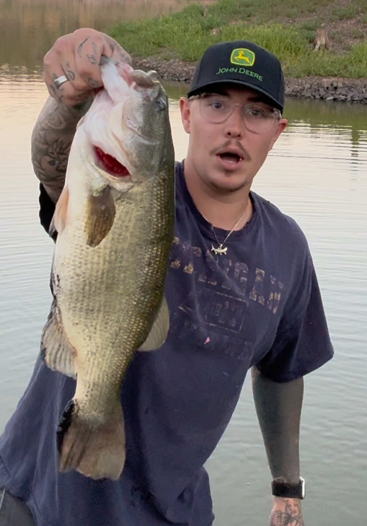 Who wants to come fishing? #fyp #foryou #bassfishing #bigbass #bass #fishtok #largemouthbass @Rapala @John Deere @Lew's Fishing @Berkly Fishing @Strike King Lure Company @GoPro @Cabela’s @Bassmaster @Bass University @BlacktipH Fishing @【シマノ】 SHIMANO FISHING公式 
