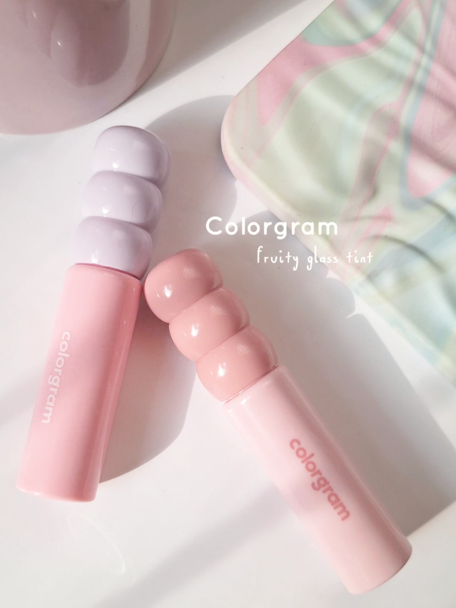colorgram fruity glass tint (컬러그램 탕후루 탱글 틴트) 🍑 07 shy guava (수줍구아바) 🍑 14 sulky lychee (흥칫리치) ✨️ colorgram fruity liptint is one of the prettiest glossy liptints i've ever seen, it's really pretty, the shades is pretty too. ✨️ liptint colorgram ini salah satu liptint dengan efek glossy yang paling cantik, secantik itu pilihan shadenya juga cantik @colorgram.official  #colorgram #liptint #kbeauty #koreanliptint #koreanmakeup 