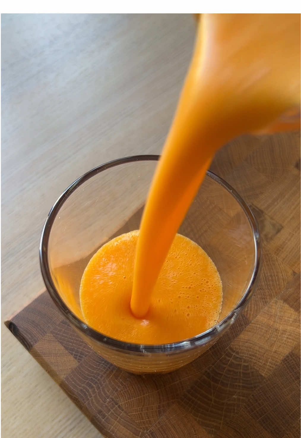 OJ with carrot, lemon and ginger 🥕🍊🍋🫚 A vibrant, immune-boosting juice that supports digestion, reduces bloating and gives your skin a healthy glow #healthyrecipes #EasyRecipe #antioxidants #guthealth #skinfood #skinhealth #naturalfoods #wholefoods #foru #fyp 