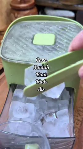 Acuan kiub ais ni bukan je comel, tapi fleksibel gila—boleh buat ais lemon, kopi sejuk, susu kurma, sambal frozen, puri baby, semua boleh! Senang keluarkan, tak melekat, tak pecah bentuk.	 #AcuanAisViral #BarangDapurComel #AisStyleCafe #AisBatuCantik #AcuanSilikonViral #TeamBegKuning #DapurMakModen #FrozenWithStyle #BarangDapurWajibAda #AcuanMultifunction #alhamdulillah #nysakitchen 