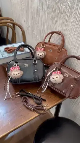 Túi 👜 trống nhí chio2nd sz20 kèm gấu treo 🐻 #👜 #bag #tuixach #tuideocheo #thoitrang #tuixachnu #hottrend #tuixachdep #minhkhoibagshop #tuixachxinh #🐻 