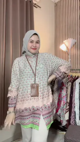 Semua motifnya ga ada yg gagal sih kata aku, bajunya cakep😍 #fyp #kemejawanita #kemejabigsize #blouserayon #blousekantor #blousekatun 