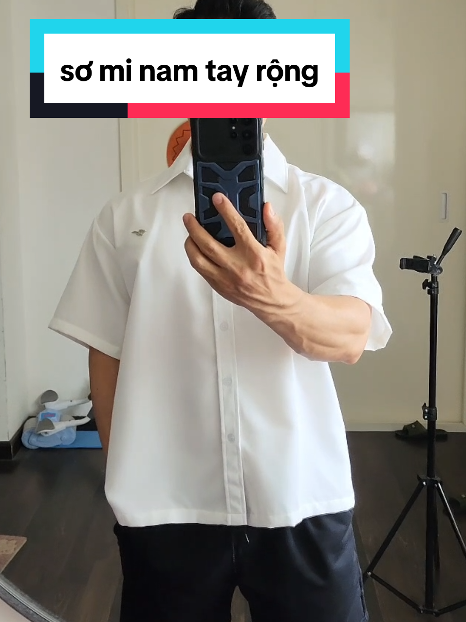 Áo sơ mi trơn logo kim loại #tvcgym #Fitness #gym #thoitrang 