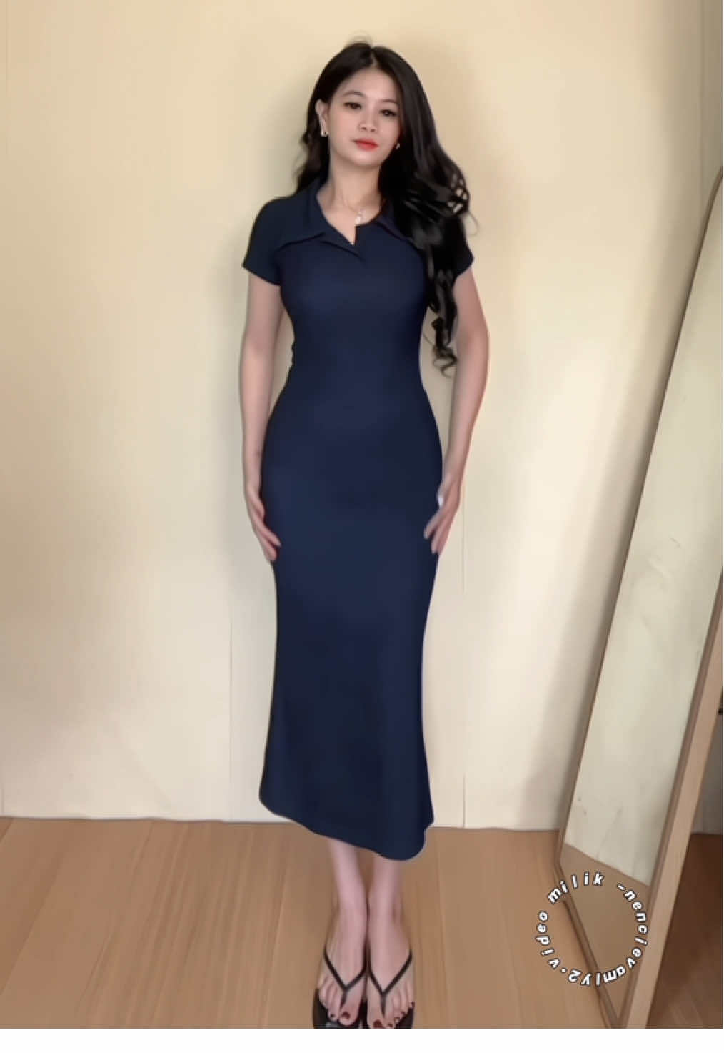 suka bgt dress nya ga terbuka tapi tetep bikin sexyyy 😍 #dress #fypage 