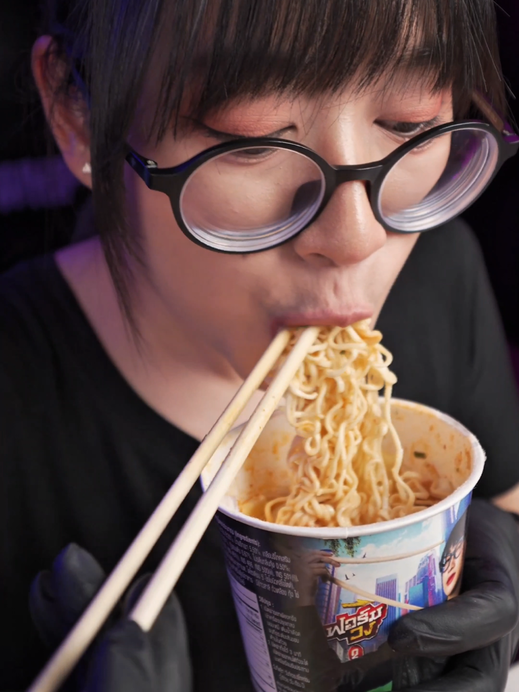 Asmr มาม่าคัพหน้าตัวเอง 555 มาม่าคัพมีหน้า Tarn Softwhip น้า ใครอยากสะสม “ มาม่าคัพฟอร์มวง ” Limited Edition รับได้ที่บูทมาม่าคัพฟอร์มวง  ในงาน “ FU ME FEST ” หรือไป กดบัตรงานที่ The Concert ได้เลย #fumefest2 #มาม่าคัพฟอร์มวง #ฟอร์มวง #tarnsoftwhip #asmr #eatingsounds #asmreating 