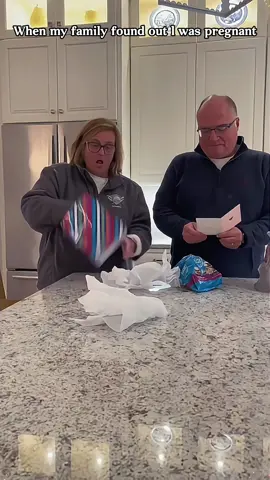 When my family found out I was pregnant #pregnancyreveal#pregnant#grandma#mimi#fyp#pregnancyannouncement#foryoupage
