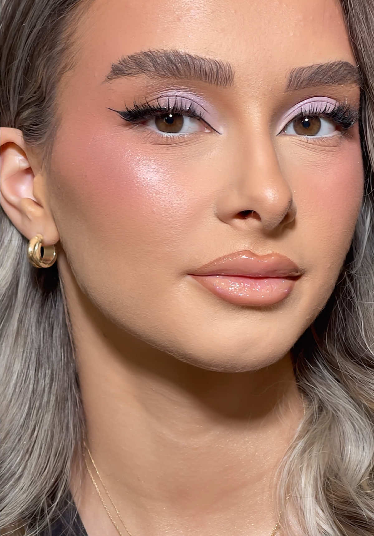 insta: _risameta_mua #makeup #makeuptutorials #beauty #makeuptransformation #glow #tirana #tik #makeupartist #beforeandafter #clientes 