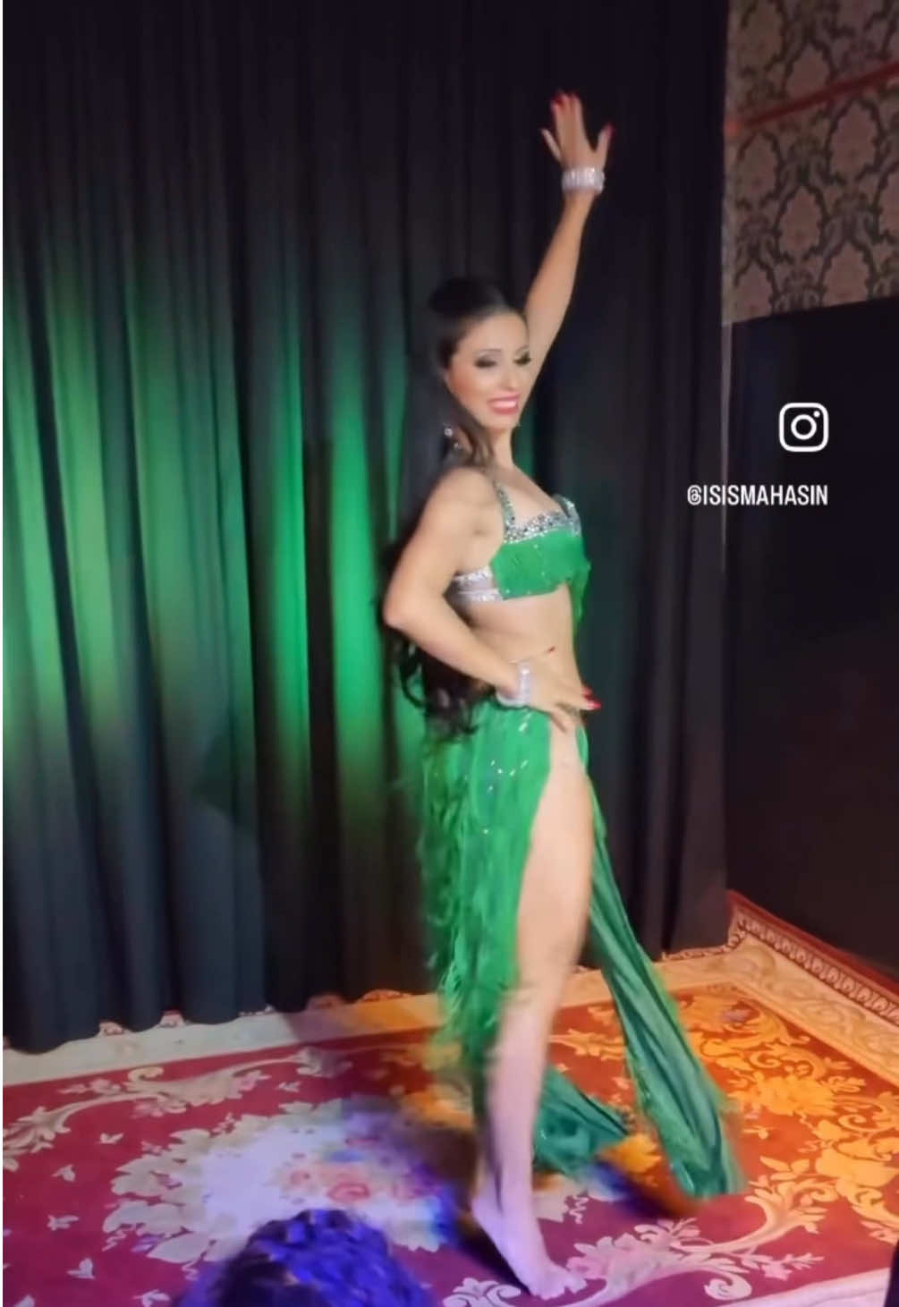 💚 . #isismahasin #bellydance #dancer #orientaldance #dancadoventre #oriental #bellydancer #tik_tok #brazil #brasil #drumsolo 
