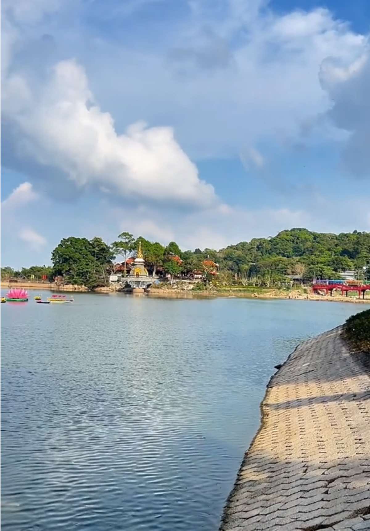 Hồ Thuỷ Liêm - Tượng Phật Di Lặc - Núi Cấm An Giang.  #nuicam #nuicamangiang #tuongphatdilac #hothuyliemnuicam #hothuyliem #angiang #tamlinh #baynuiangiang #dulichtamlinh #thiencamson #giaptuat67 #tinhbienangiang 