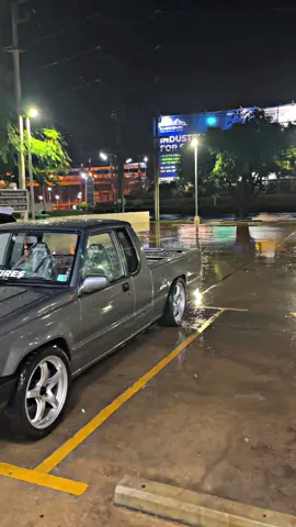 เปียกฝนก็ยังเท่อยู่ #l200 #รถซิ่งไทยแลนด์ #ท้ายกําแพงแสน #ปราจีนบุรี #ชิบหายฉายที่นี่ 