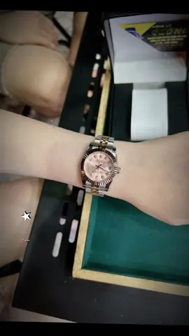 RL31mm mặt hồng cam xiu tone da nhìn cưng lắm nha mấy người đẹp 😍 #CapCut #capcutvelocity #xuhuongtiktok #xh #xuhuong #videoviral #video #donghodep #donghonu #rolex 