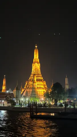 วัดอรุณกลางคืนคือเวทมนตร์ของกรุงเทพฯ 🌌 #วัดอรุณ #กรุงเทพกลางคืน #thailand🇹🇭 ##bankok #เที่ยวไทย            