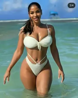 Jamaican Girl Enjoys the Beauty of Jamaica and listens to her favorite Dancehall Summer Time Song called 