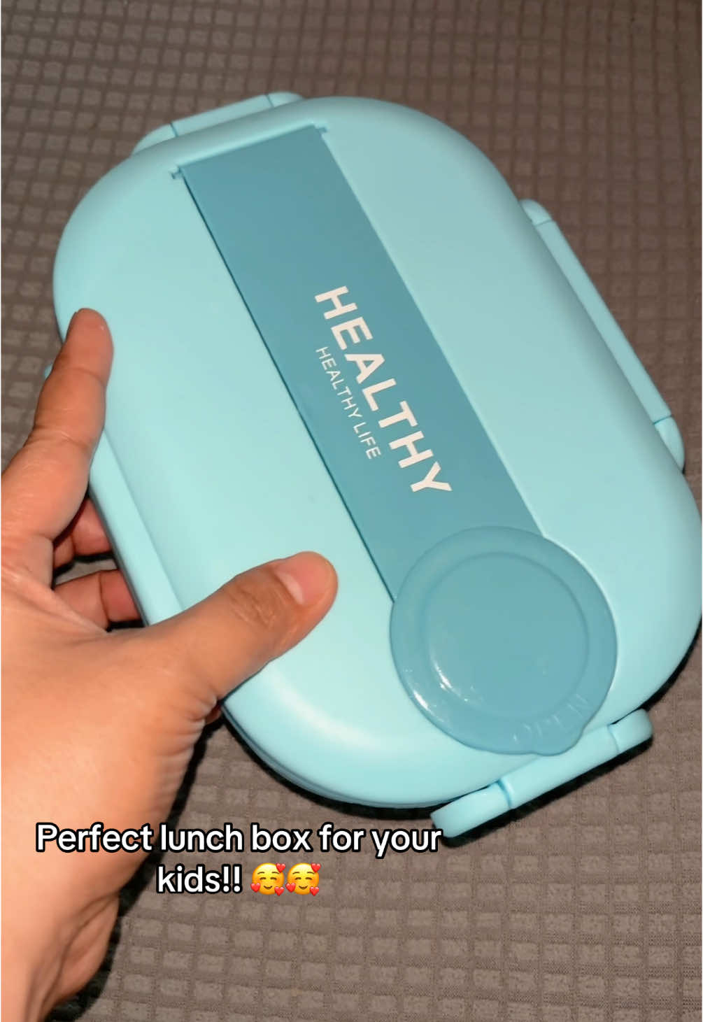 Perfect to sa maarte nyong kiddos na ayaw maghalo ang ulam sa rice, at bukod pa don hindi agad lalamog ang food! #lunchbox #bentolunchbox#baunan 