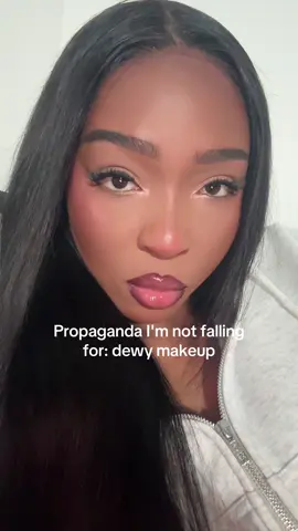 I just cannot do it. Matte forever💪🏽 #matte #makeup 