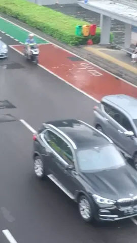 lalulalang jakarta #carspotting #cars #jakarta #fyp 